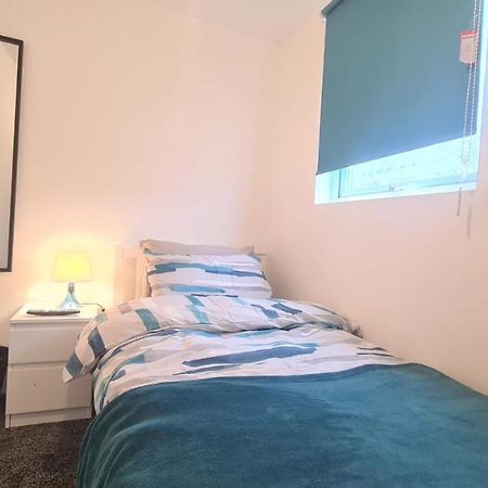 Cosy Single Room In Manor Park London Bagian luar foto
