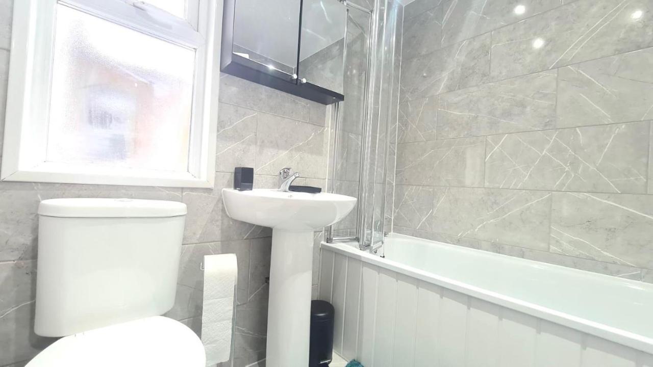 Cosy Single Room In Manor Park London Bagian luar foto